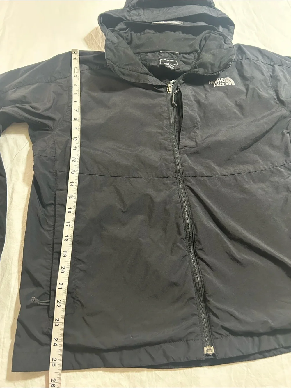 The North Face Men’s Medium HyVent Black Hooded Rain Jacket Windbreaker